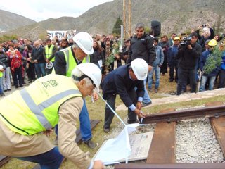 Iniciaron ayer en Volcán las obras de recuperación del tren