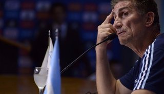Bauza, de bonachón, a un entrenador cínico y bravucón que no necesita la Selección