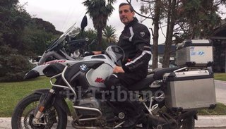 El Tribuno dialogó en vivo con un salteño que viaja desde Ushuaia hasta Alaska en moto