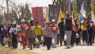 Vienen muy lastimados y quisieron cobrarle hospedaje a los peregrinos de Nazareno e Iruya