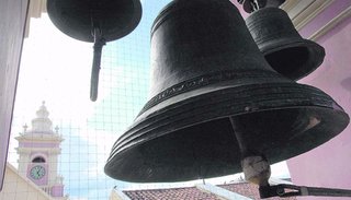 Vecinos de la zona centro piden prudencia a los campaneros